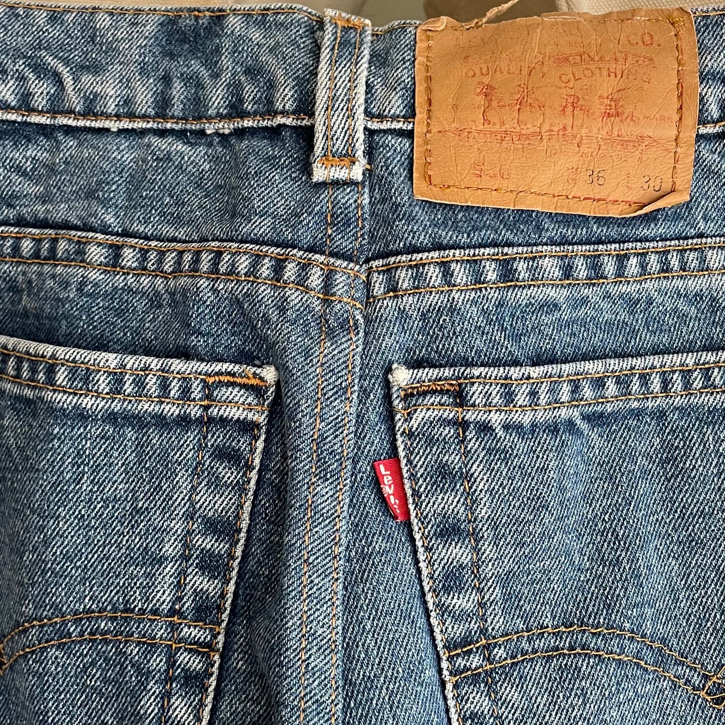550 Jeans Regular Tapered Medium Wash Blue