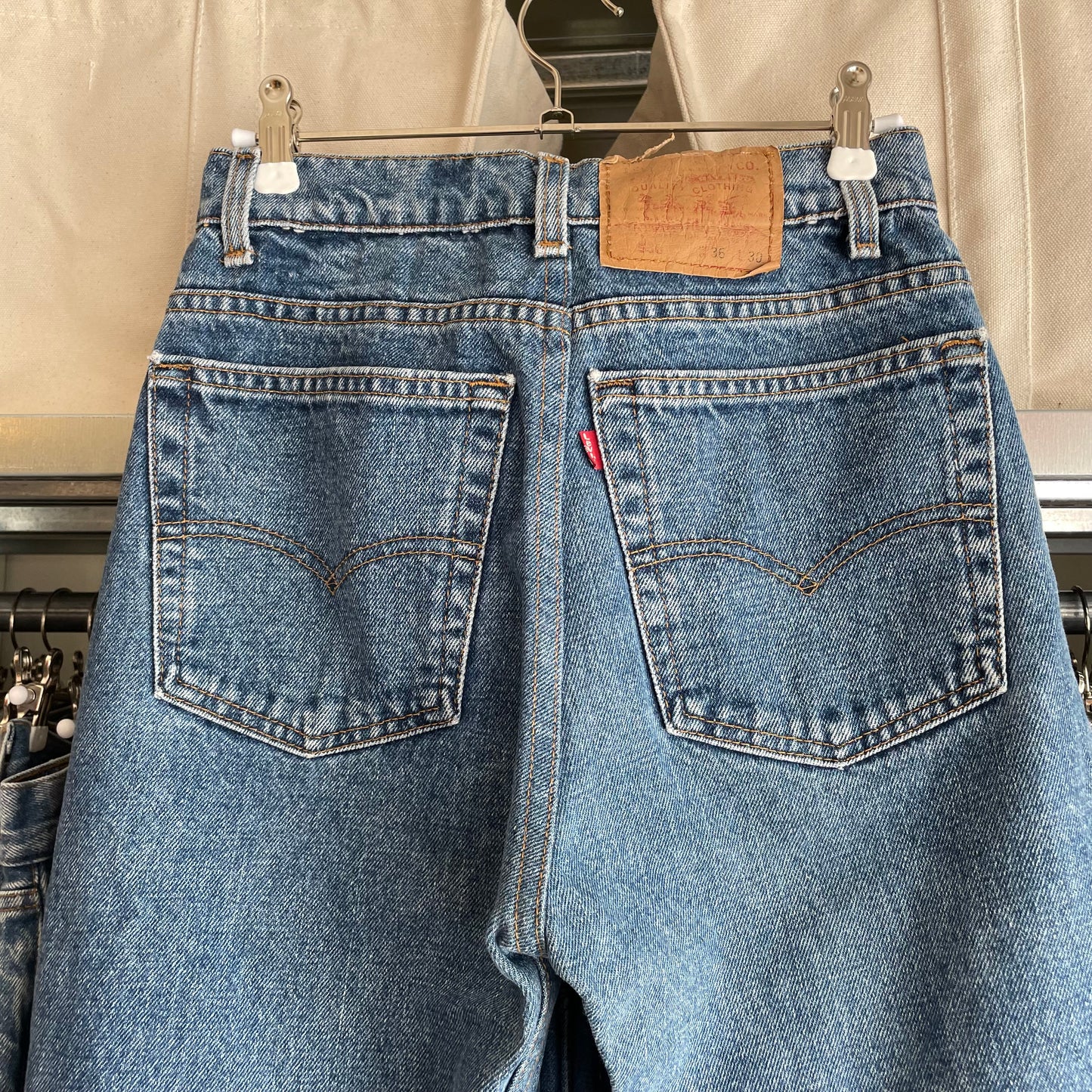 550 Jeans Regular Tapered Medium Wash Blue