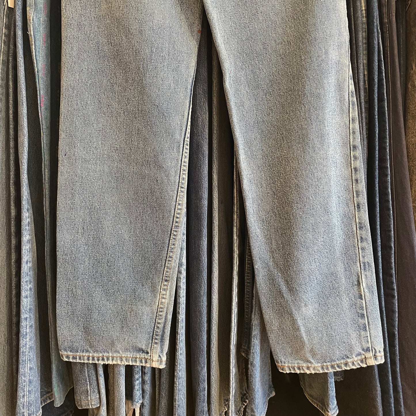 Paint-Stained 550 Relaxed Fit Jeans Blue