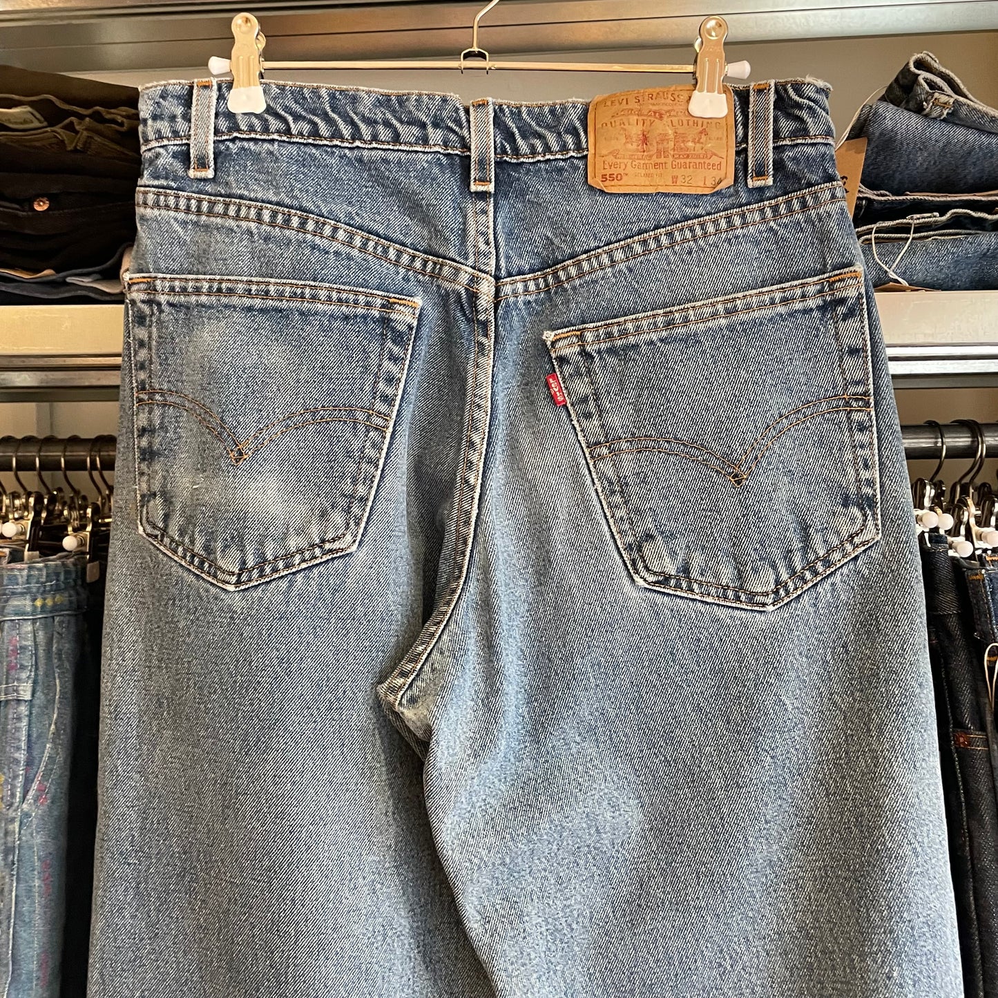 Paint-Stained 550 Relaxed Fit Jeans Blue