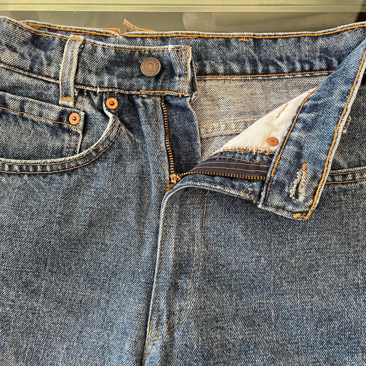 550 Jeans Regular Tapered Medium Wash Blue