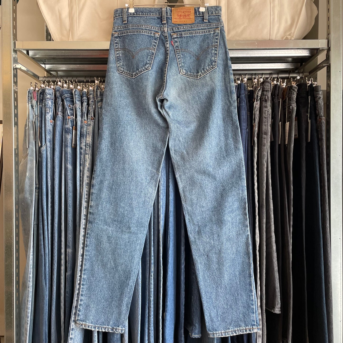 550 Jeans Regular Tapered Medium Wash Blue