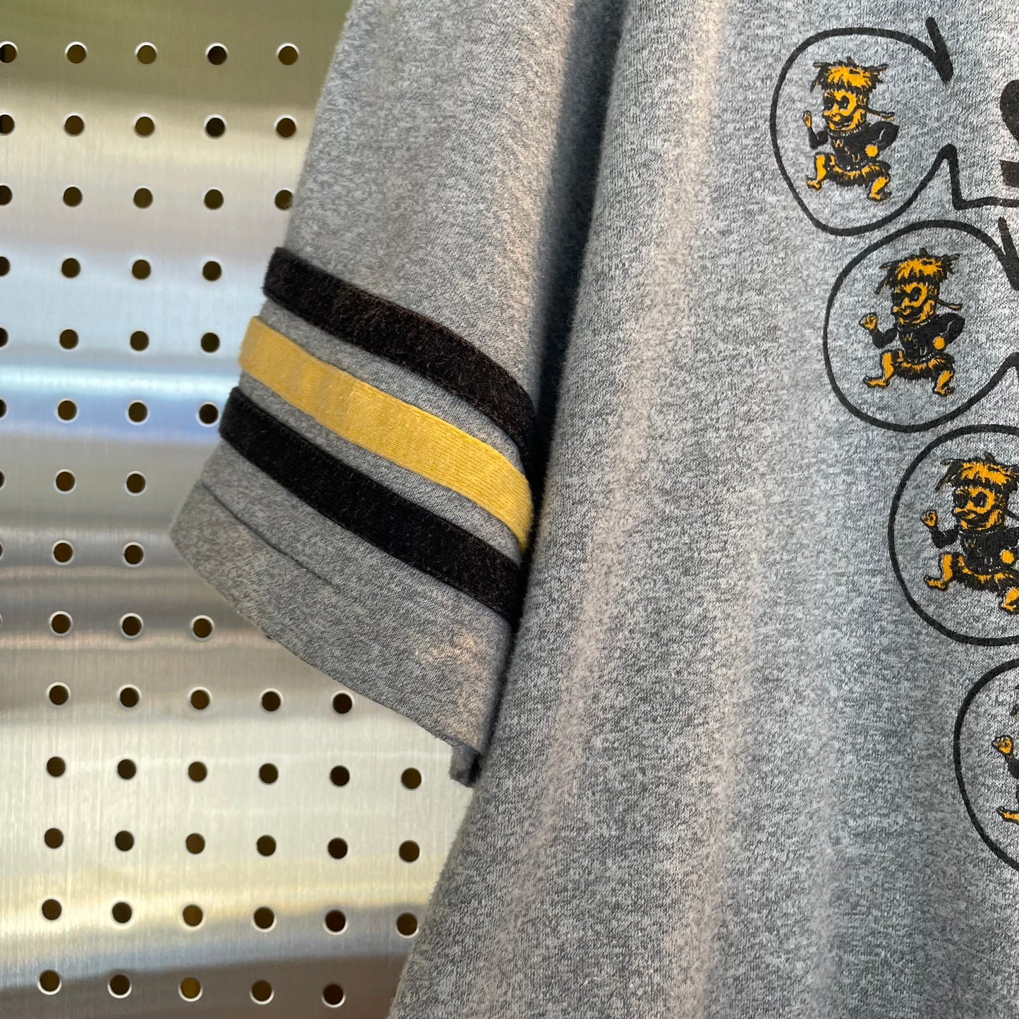 Shockers Mascot Ringer Tee Grey/Black