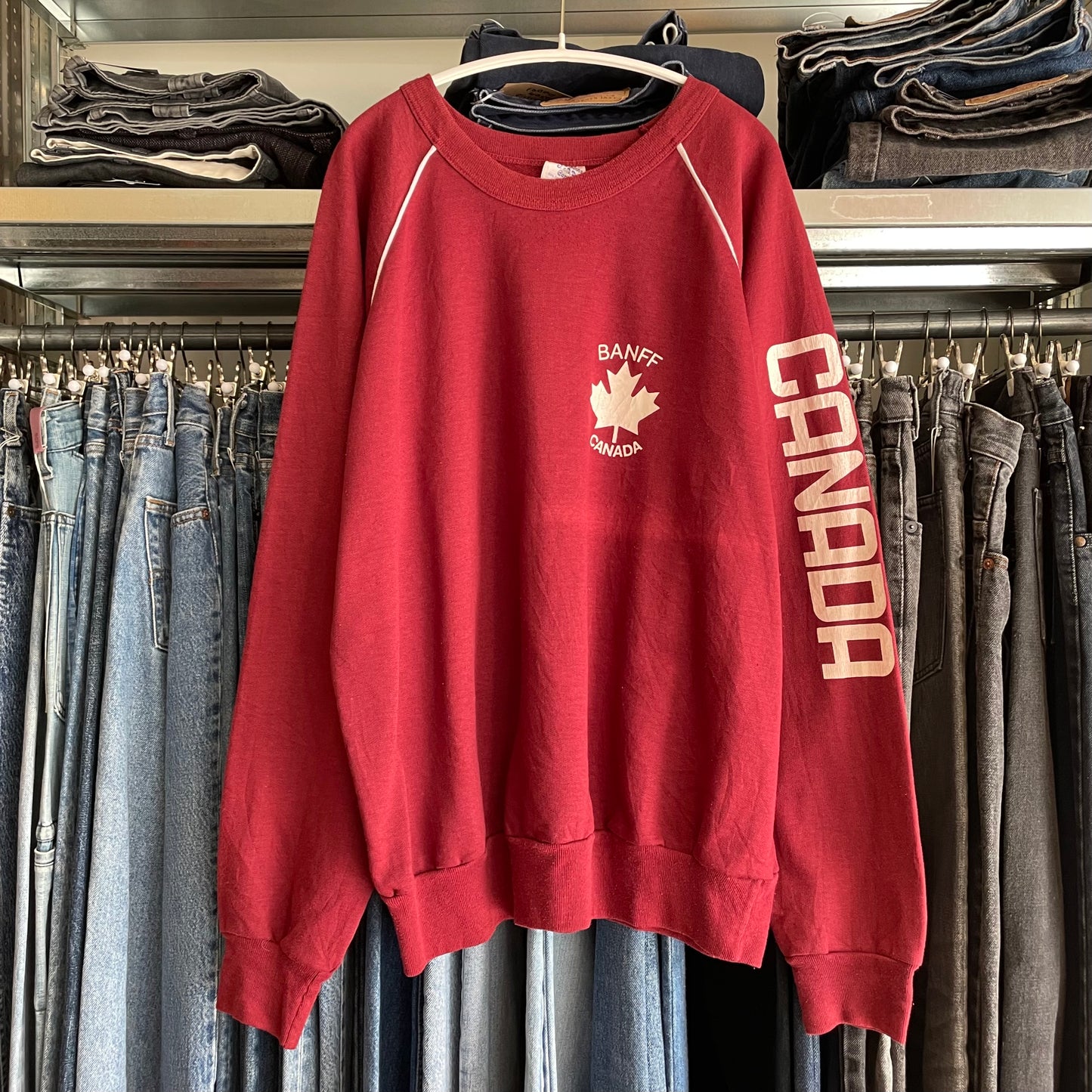 BANFF CANADA Sweatshirt Red Ranglan
