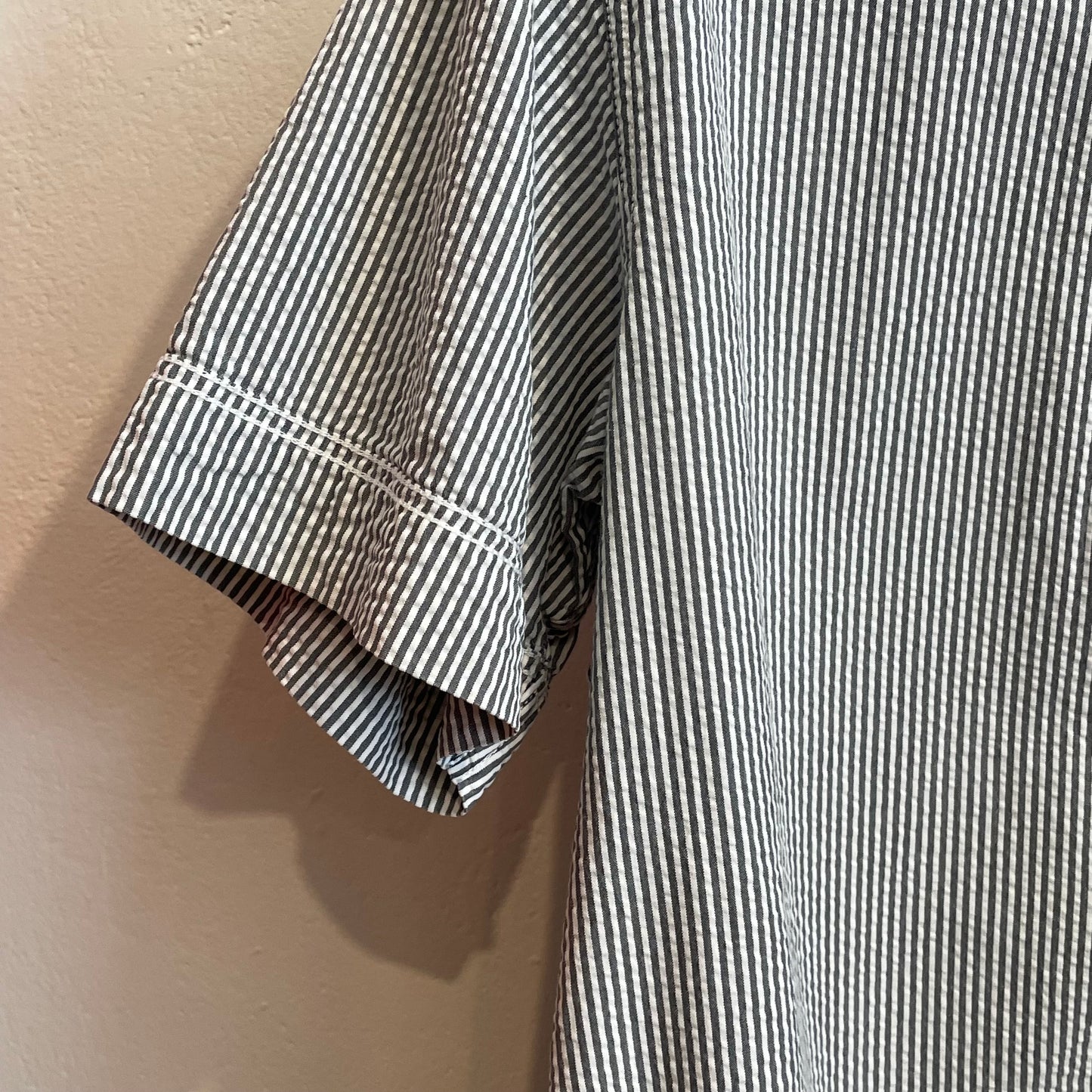 Striped Short-Sleeve Shirt White Black Double-Stitched