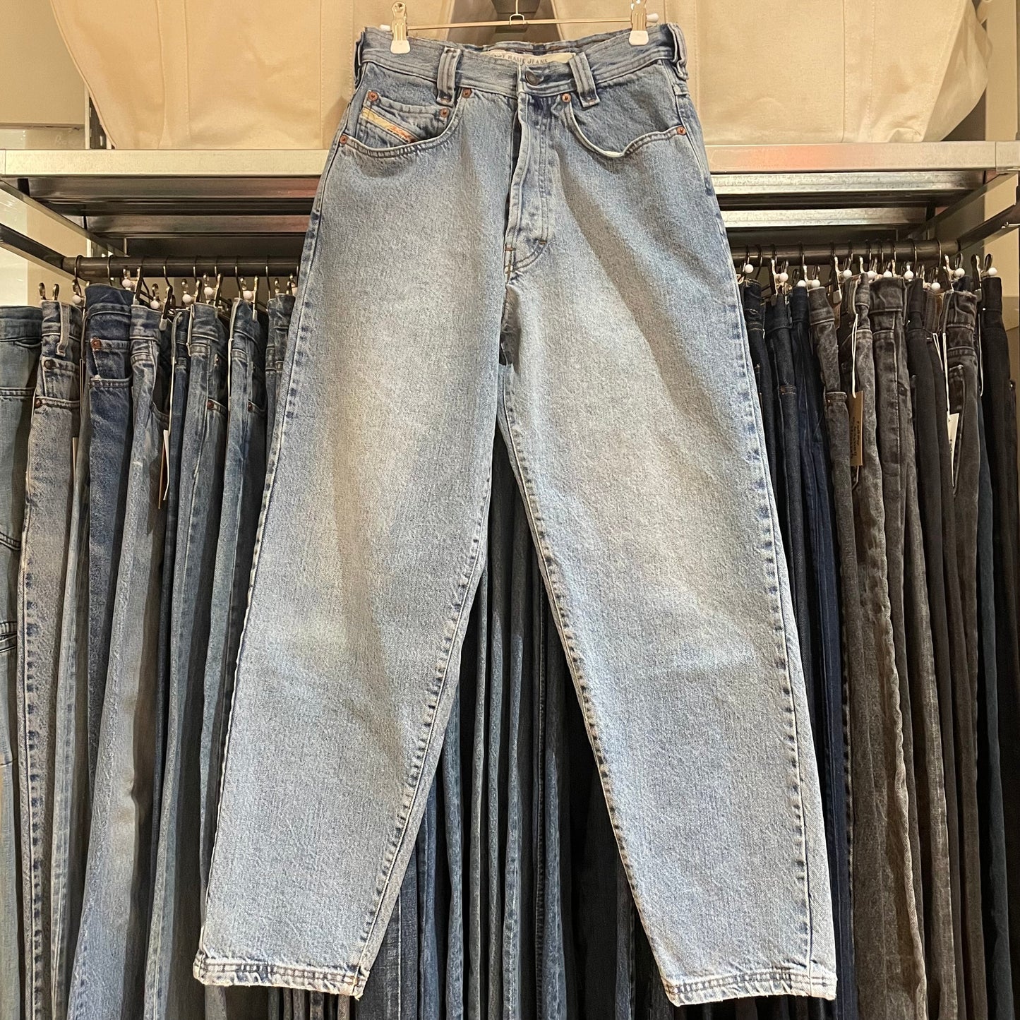 Relaxed Tapered Jeans Light Wash Blue