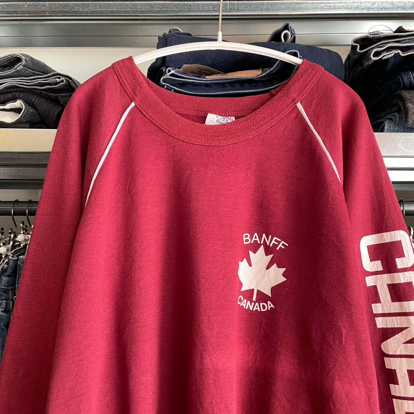 BANFF CANADA Sweatshirt Red Ranglan
