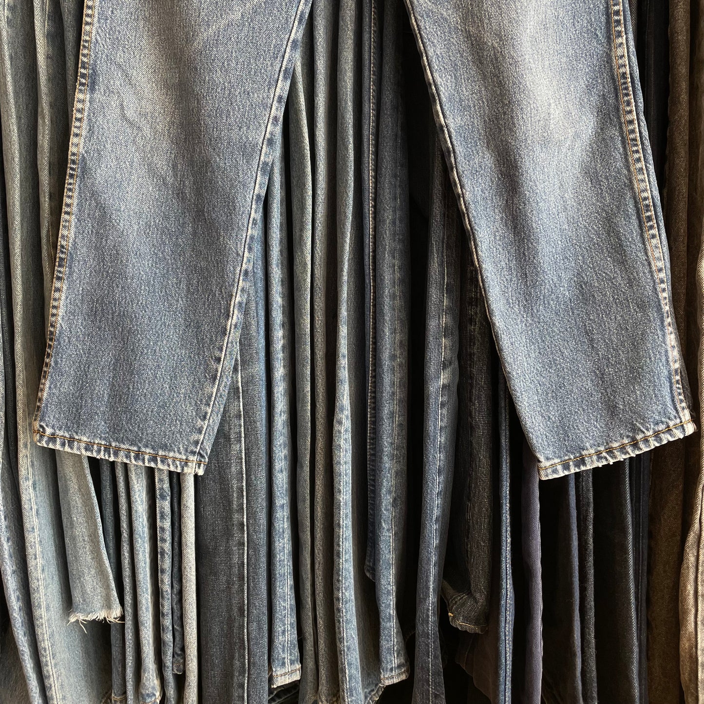 Regular Tapered Jeans Mid Wash Blue