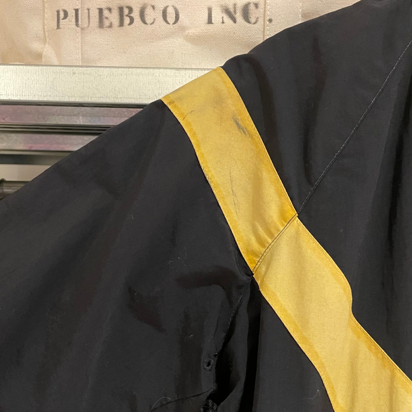 U.S. Army APFU Windbreaker Jacket Black Yellow