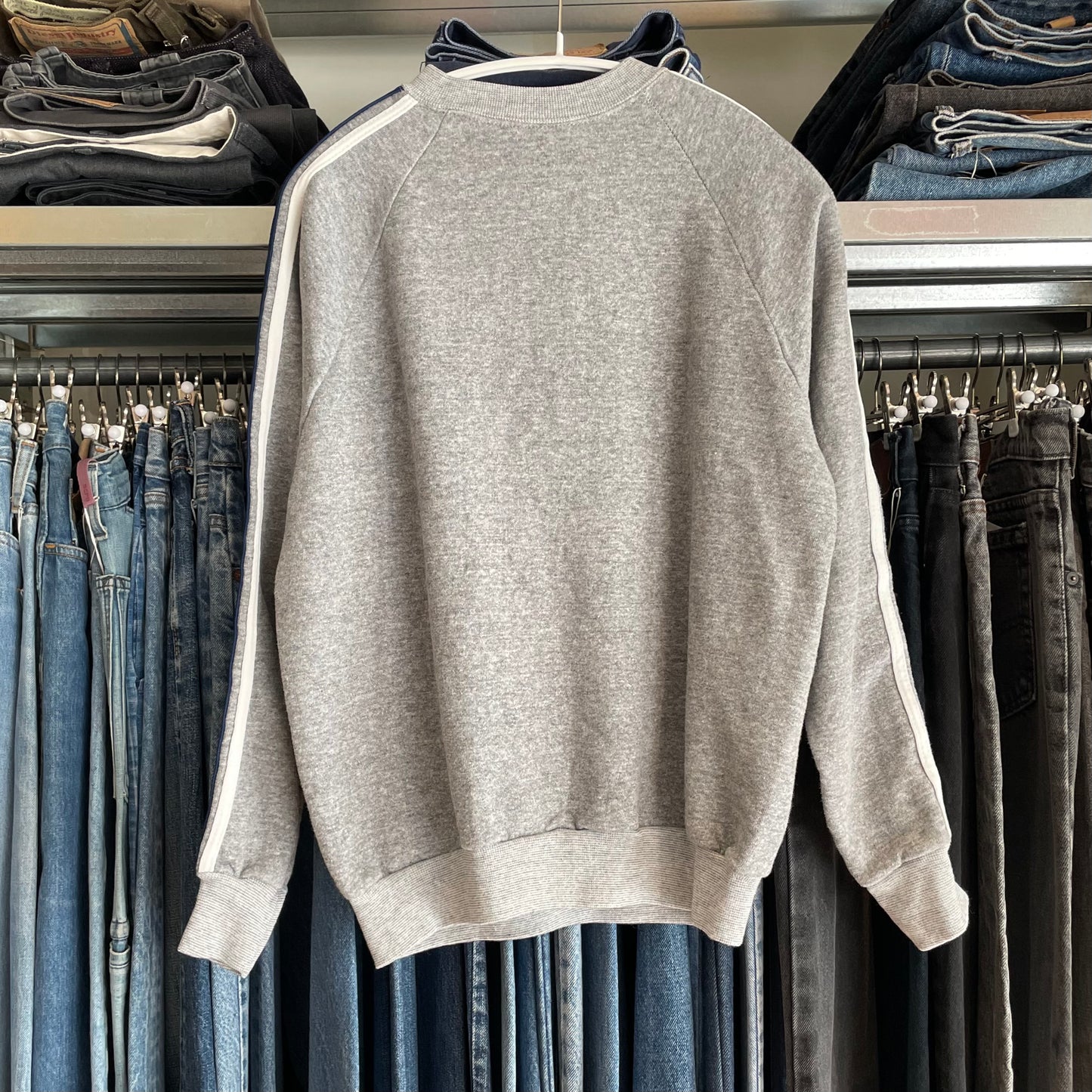 Sports Action Sweatshirt Gray