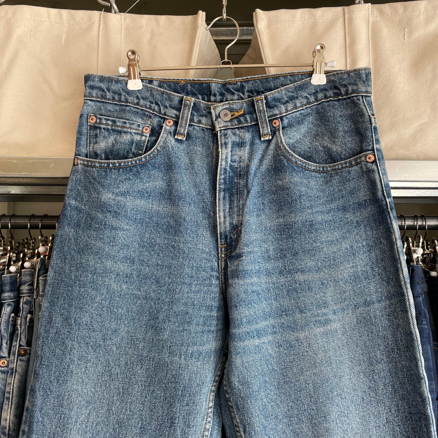 550 Jeans Regular Tapered Medium Wash Blue