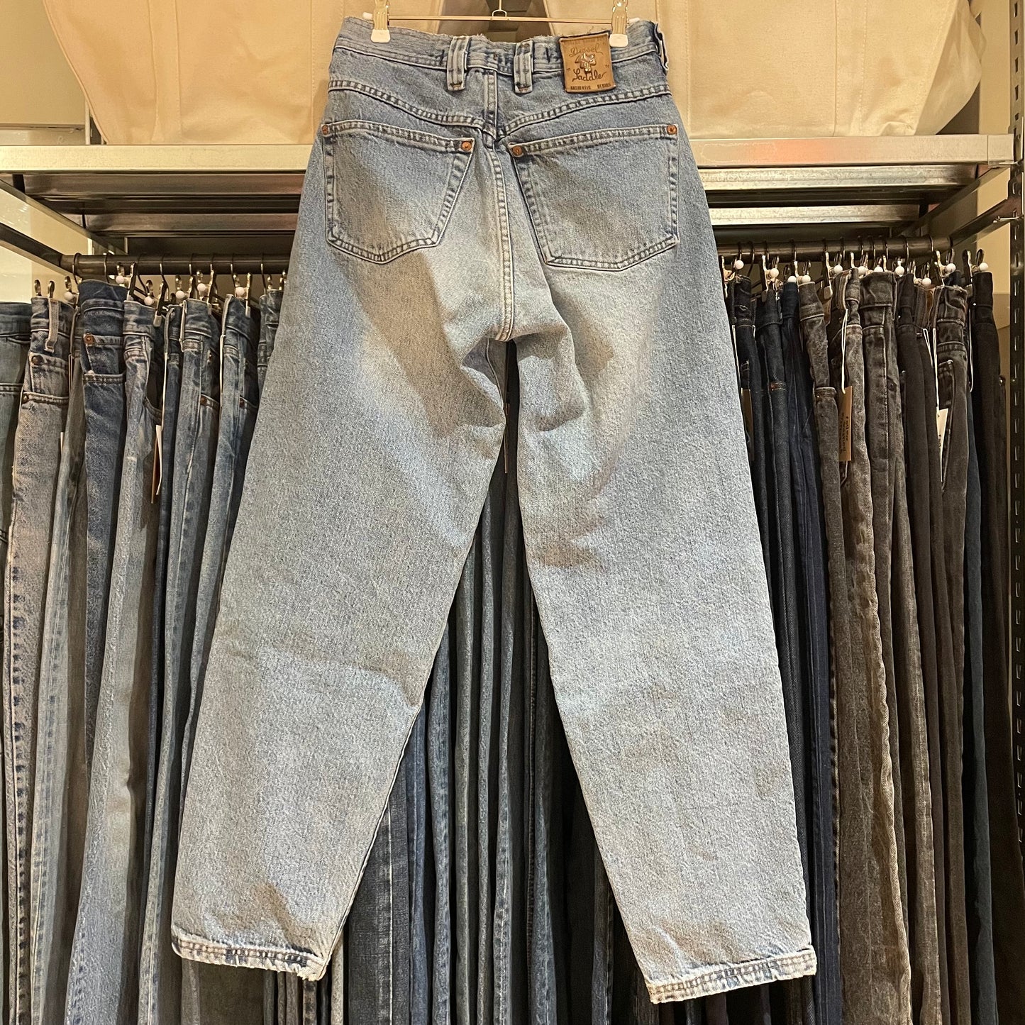Relaxed Tapered Jeans Light Wash Blue