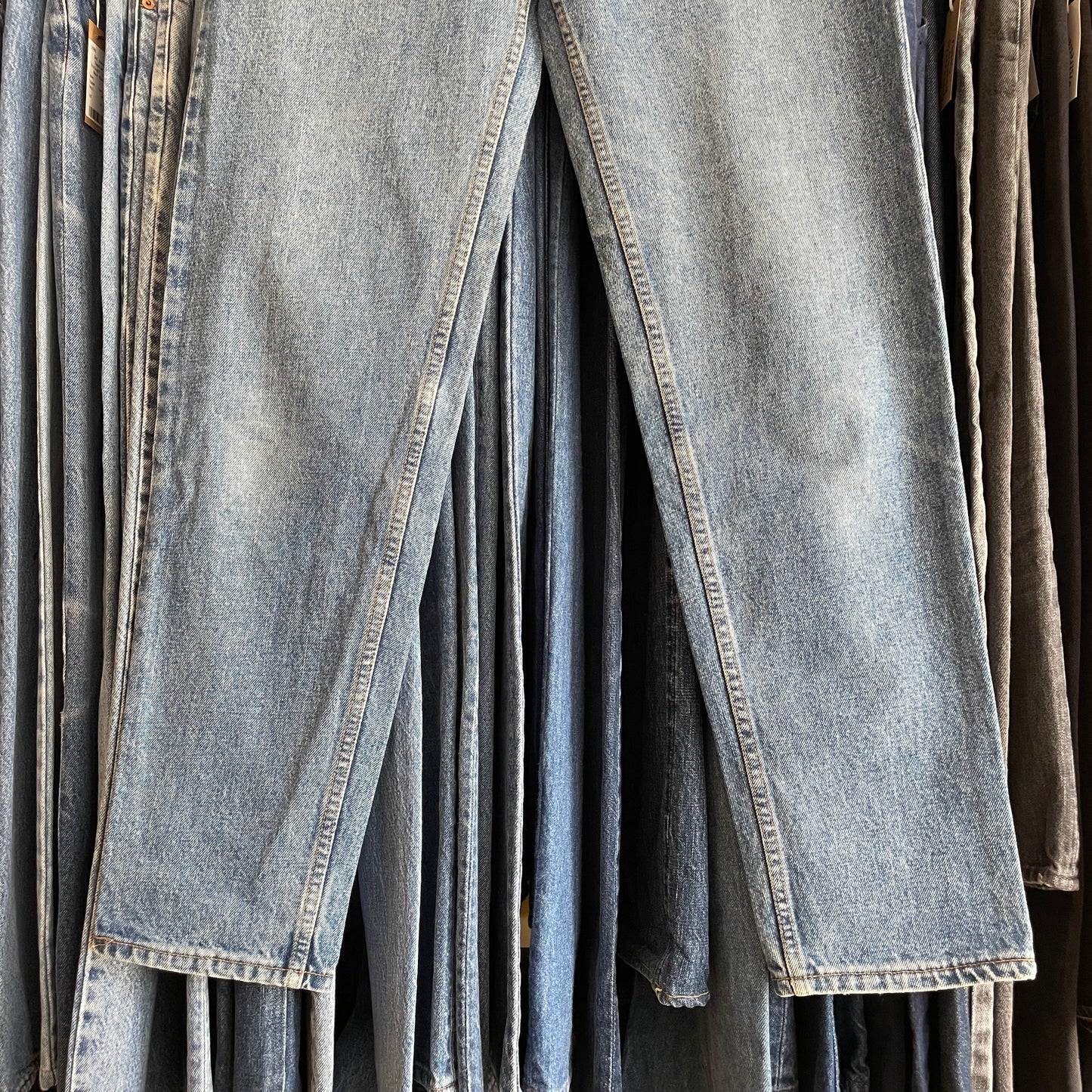 550 Jeans Regular Tapered Medium Wash Blue