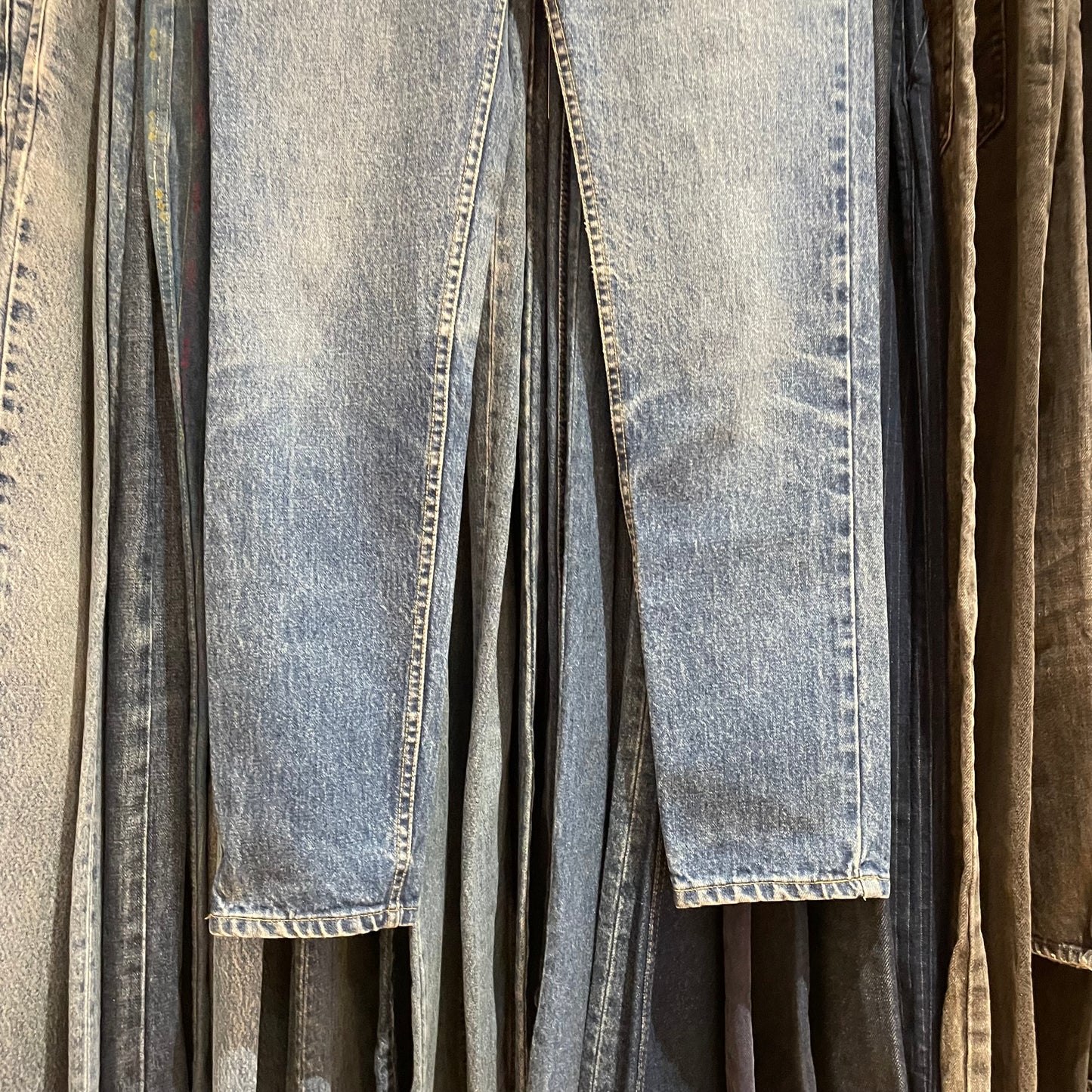 Regular Tapered Jeans Mid Wash Blue Talon Zip