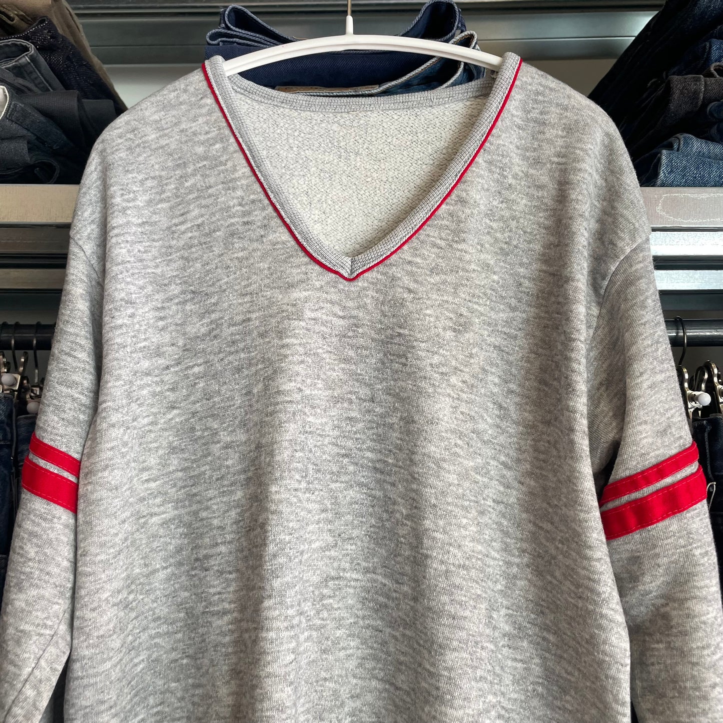 V-neck Sweatshirt Gray