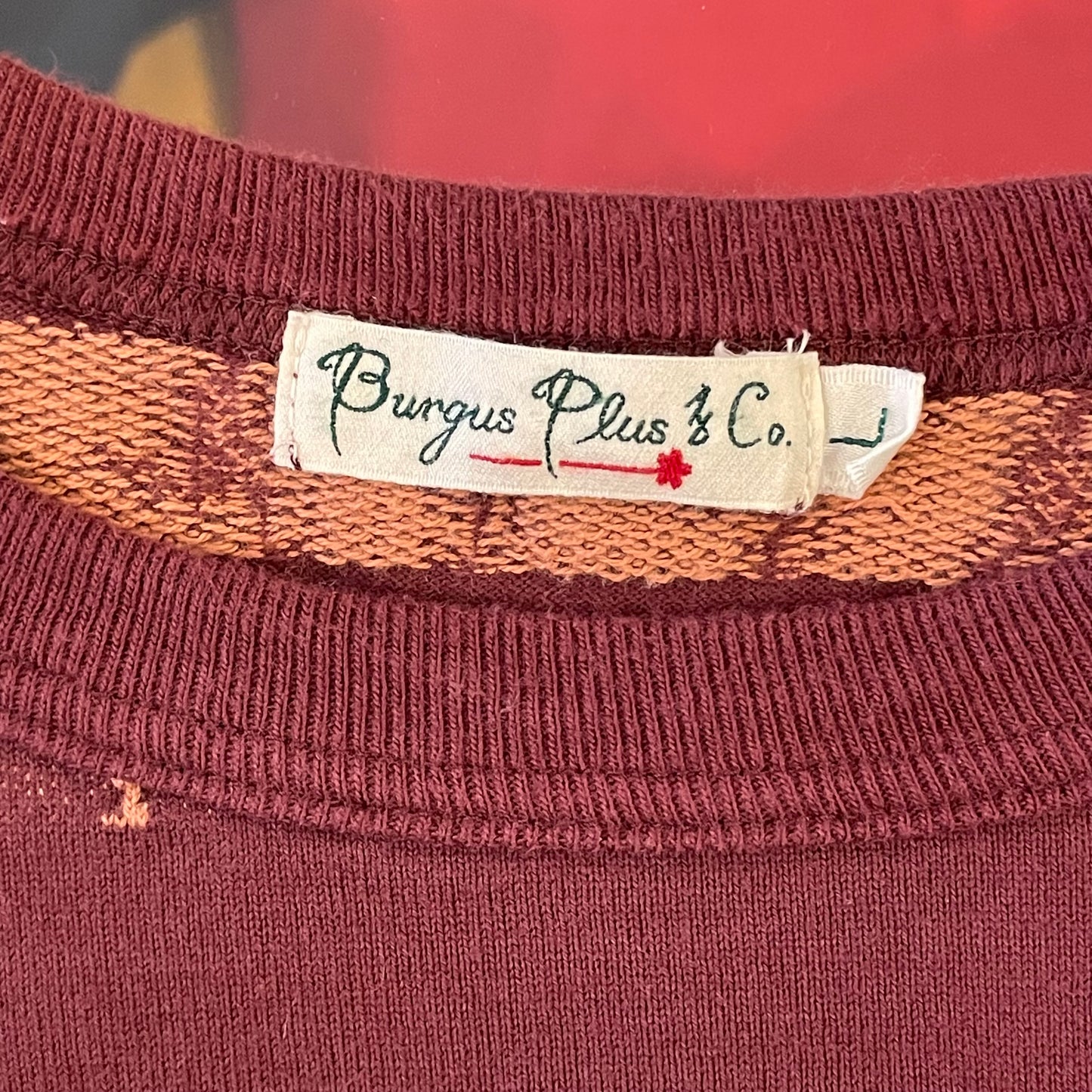 Running Print Pocket T-Shirt Burgundy