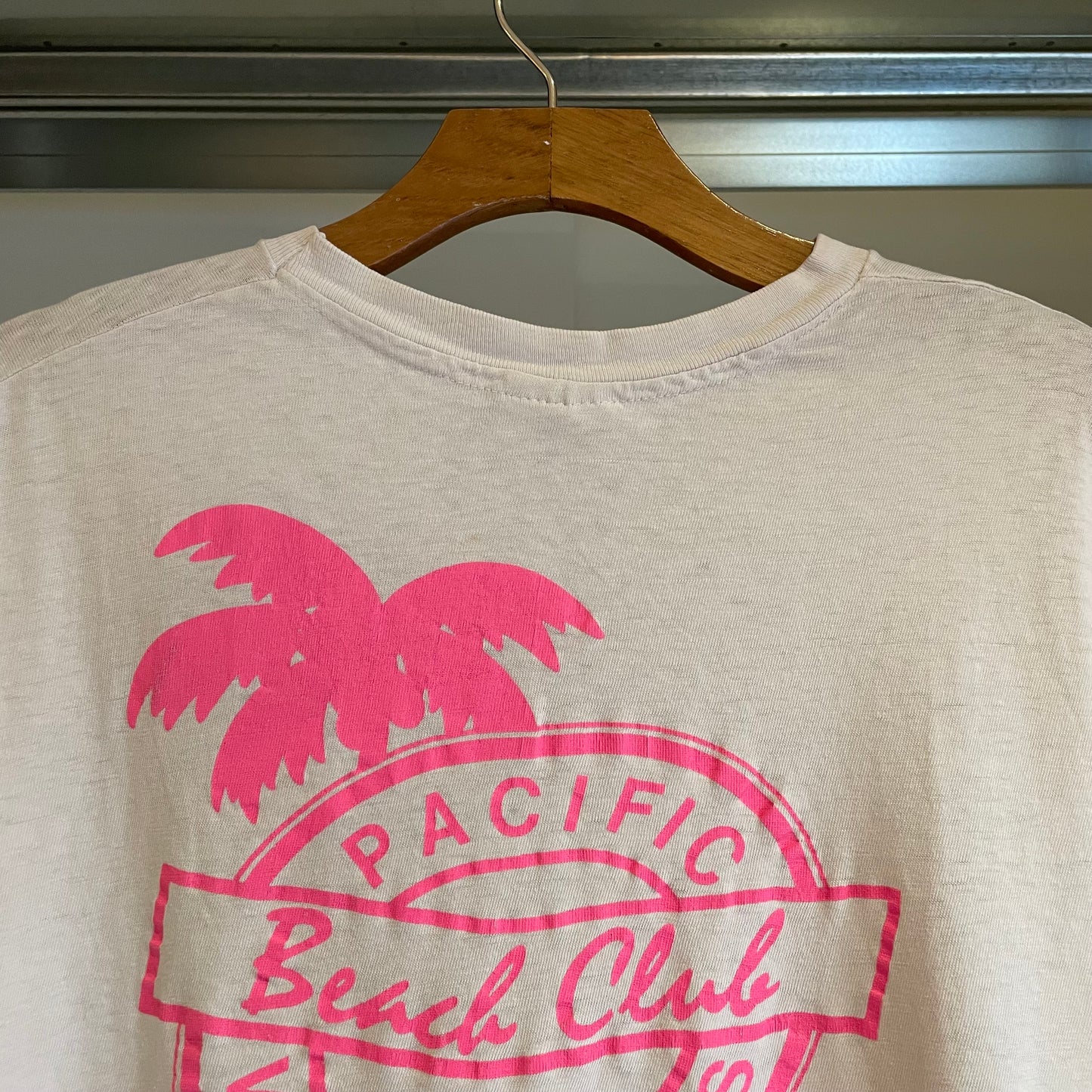 Pacific Beach Club Palm Graphic Tee White