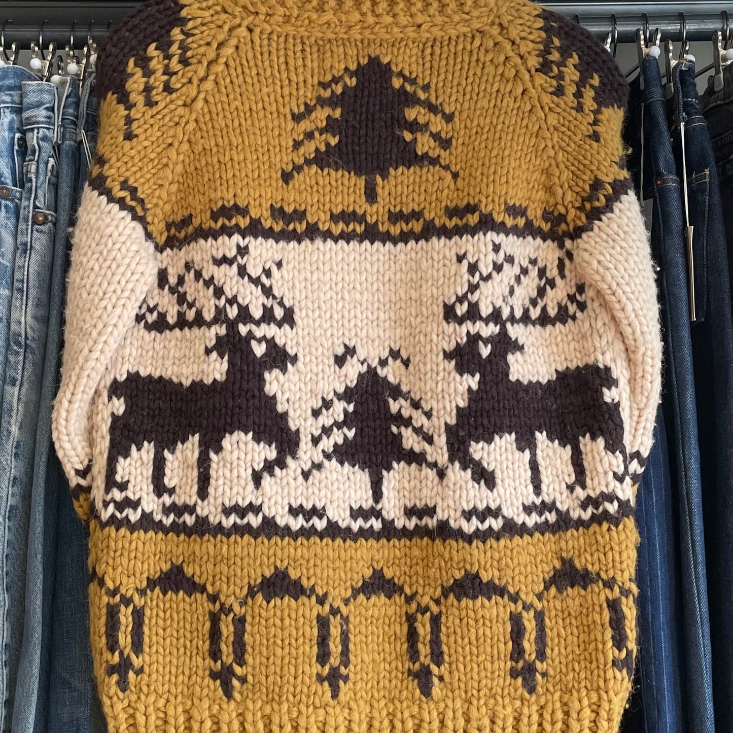 Reindeer Cowichan Shawl Collar 2-Way Talon Zip