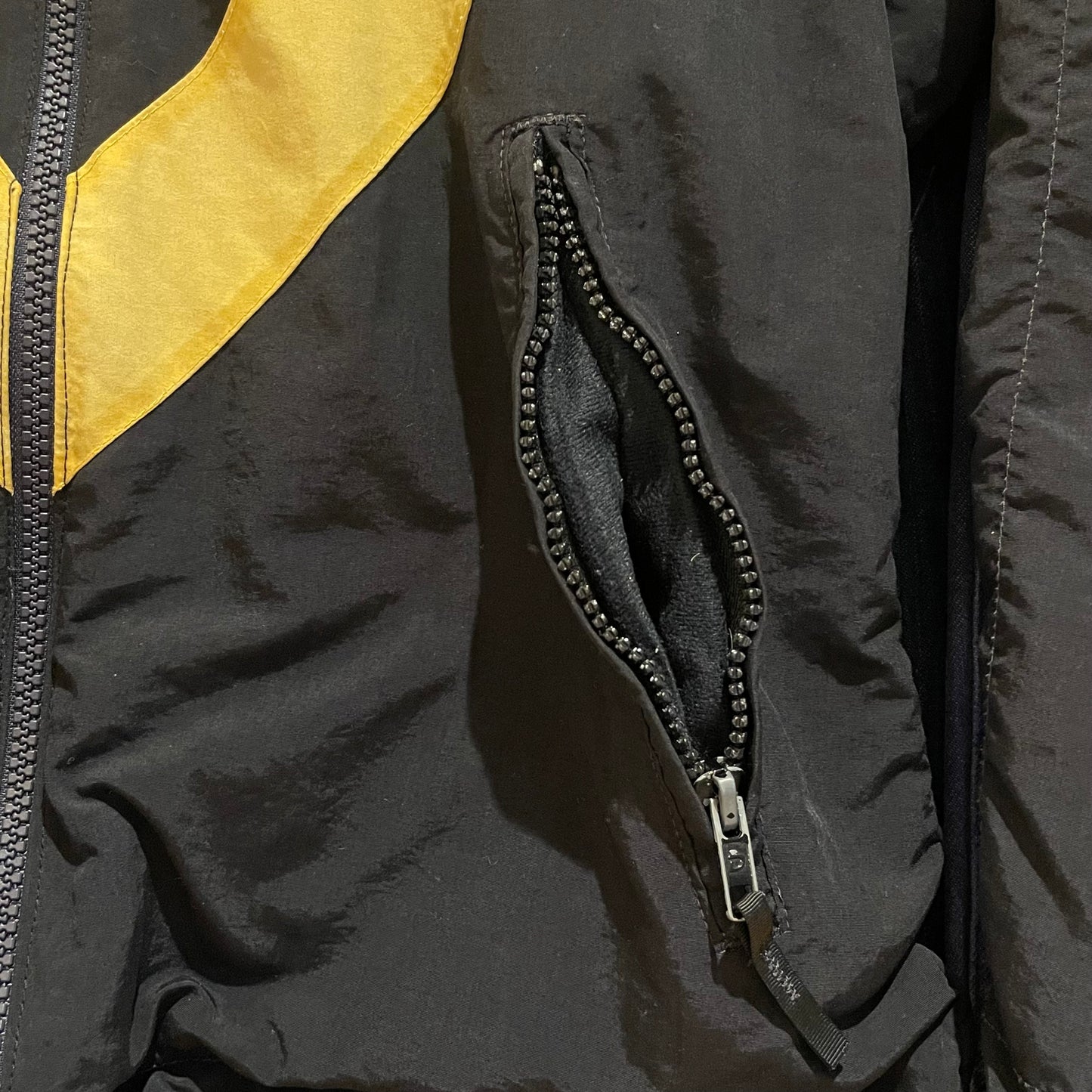 U.S. Army APFU Windbreaker Jacket Black Yellow
