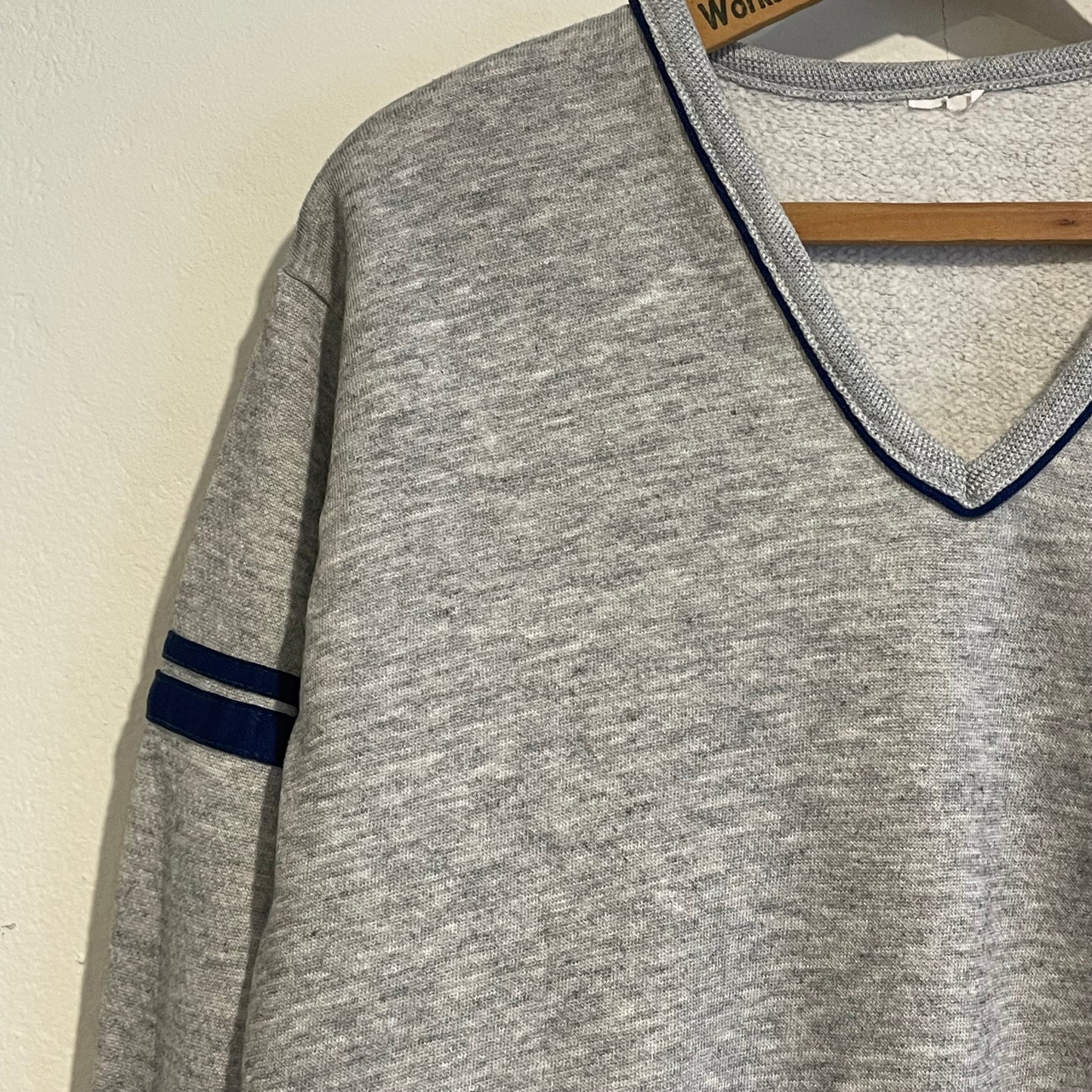 V-neck Sweatshirt Grey