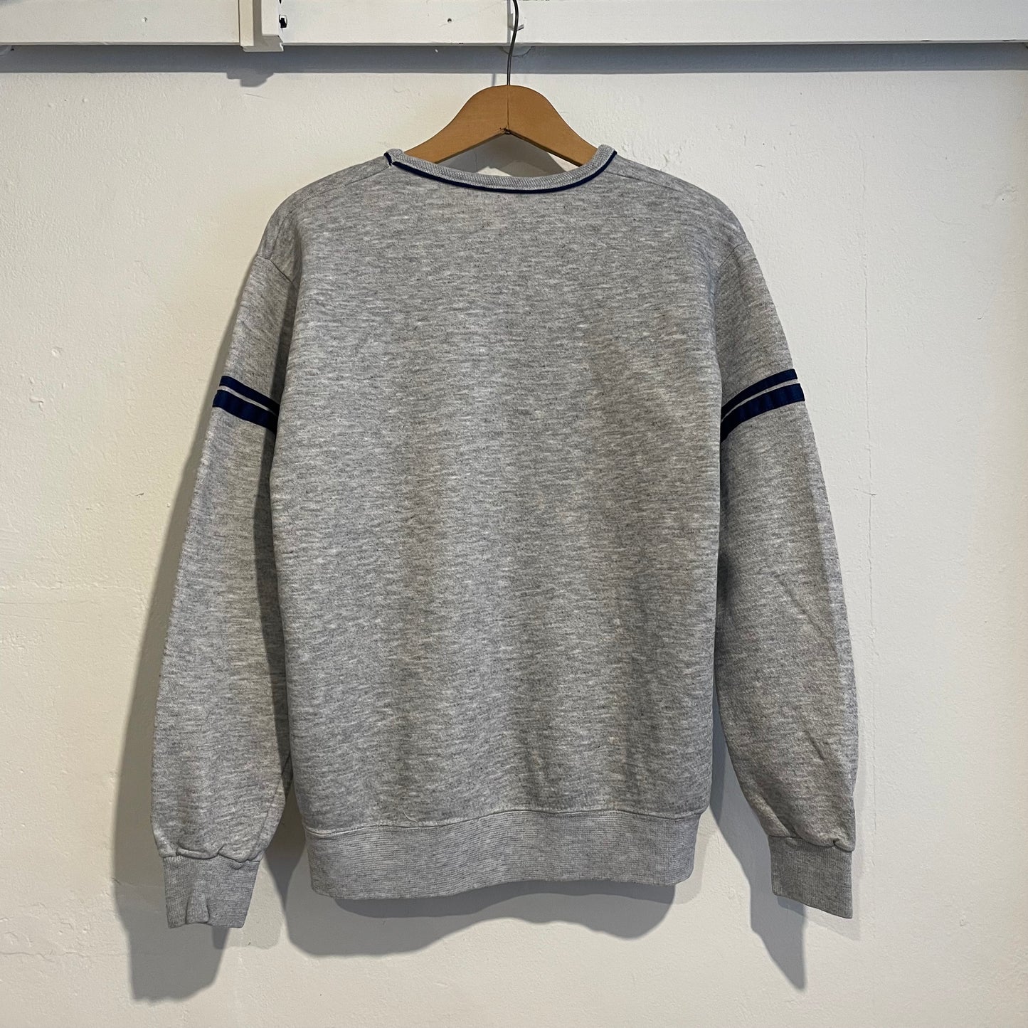 V-neck Sweatshirt Grey