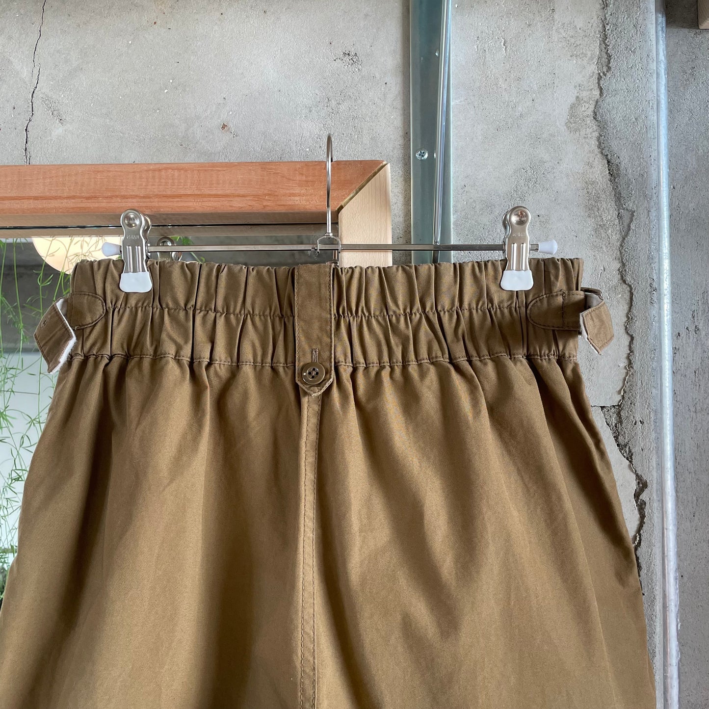 Pleated Cotton Shorts Brown