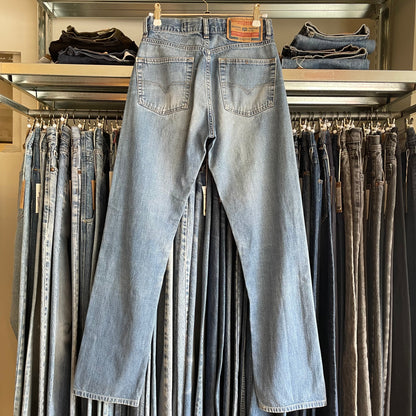 Light Wash RR55 Straight Leg Jeans Blue
