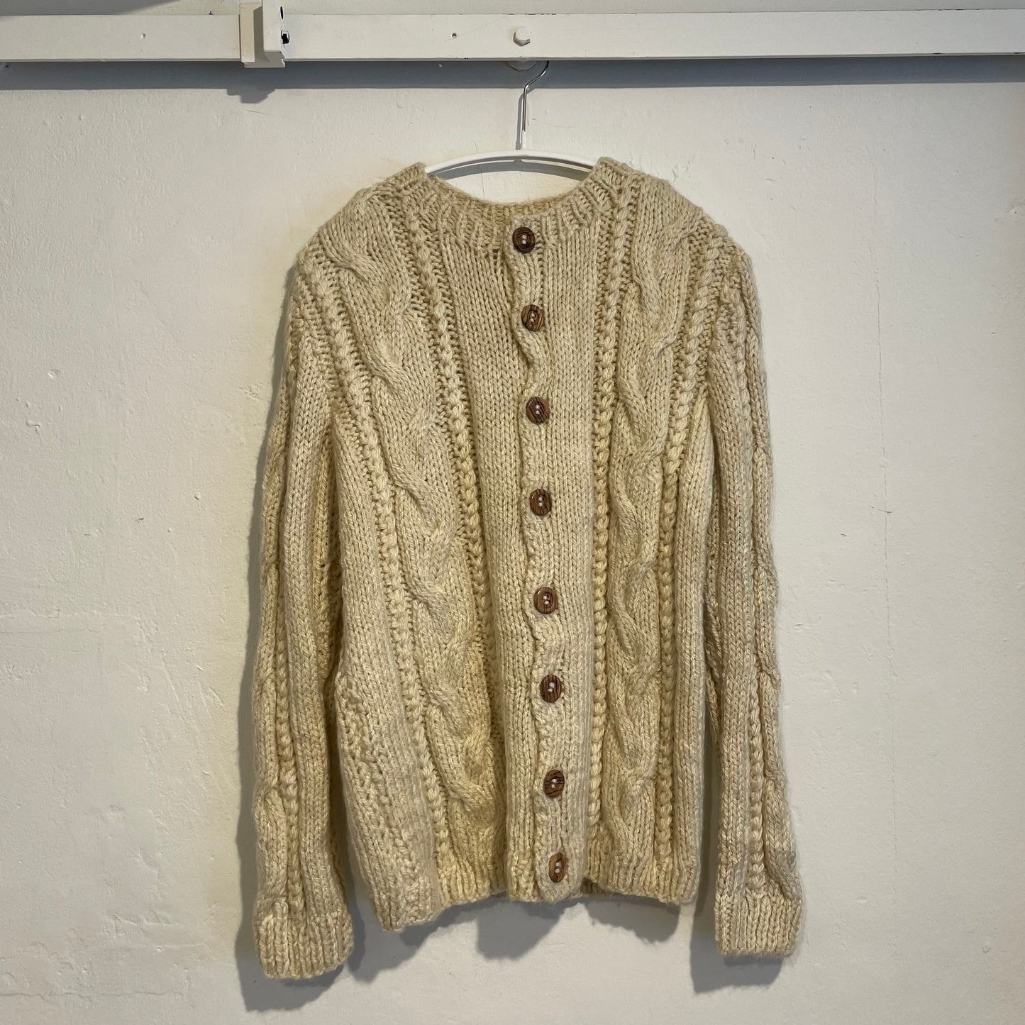 Wood Button Knit Cardigan Ivory