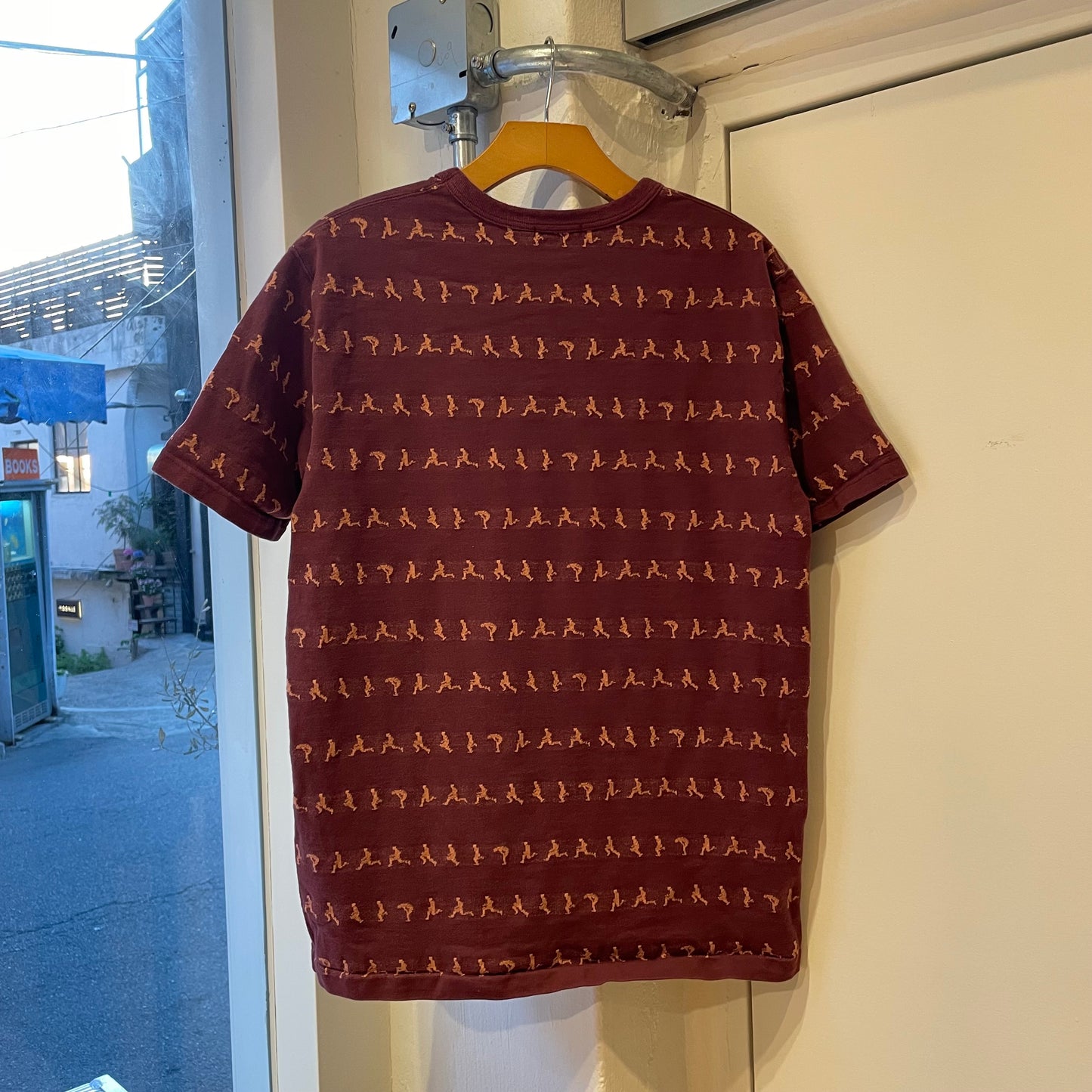 Running Print Pocket T-Shirt Burgundy
