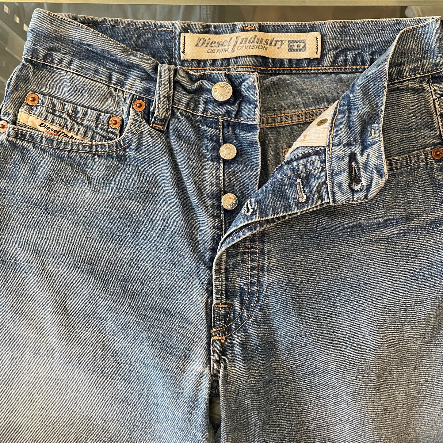 Light Wash RR55 Straight Leg Jeans Blue