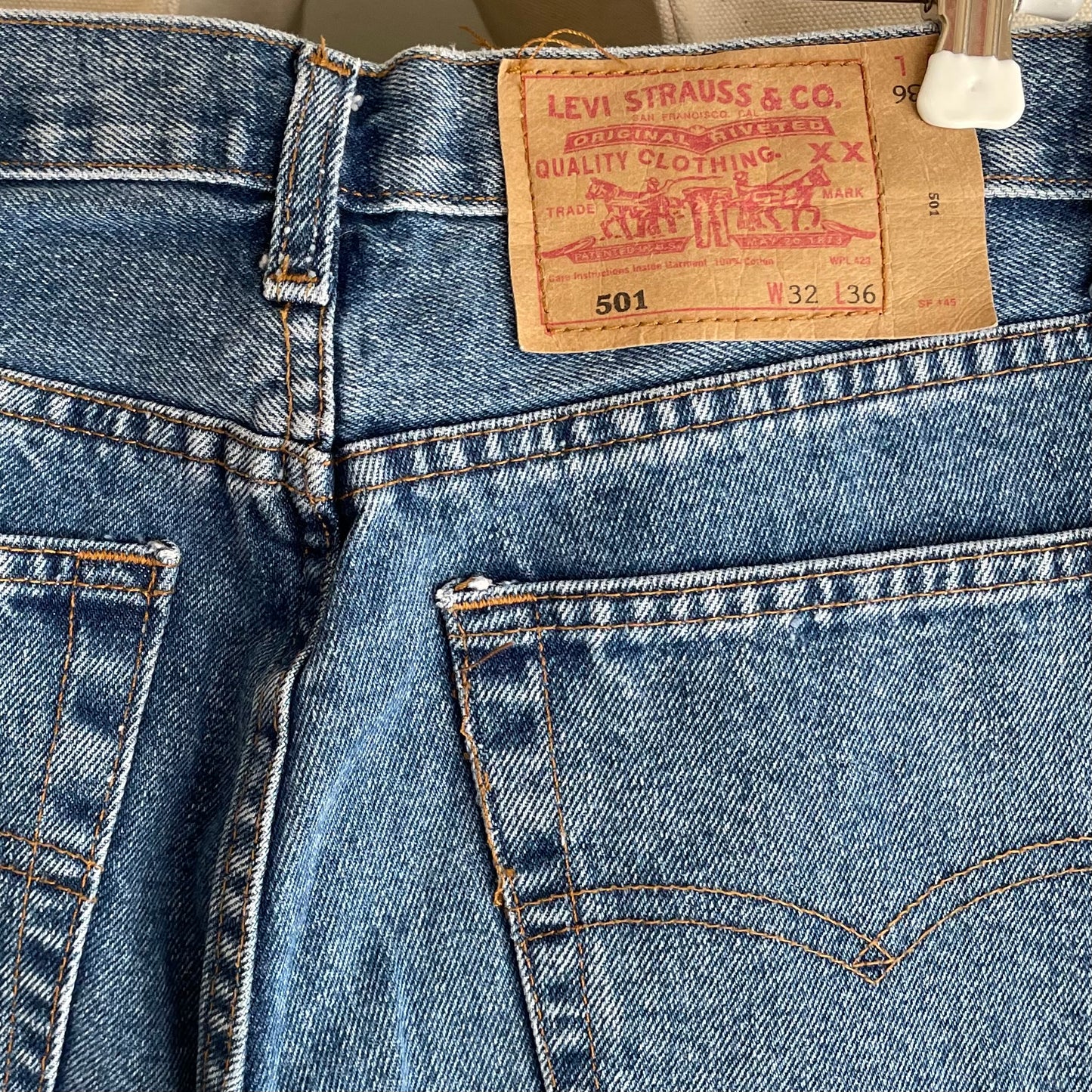 501 Jeans Regular Straight Medium Wash Blue