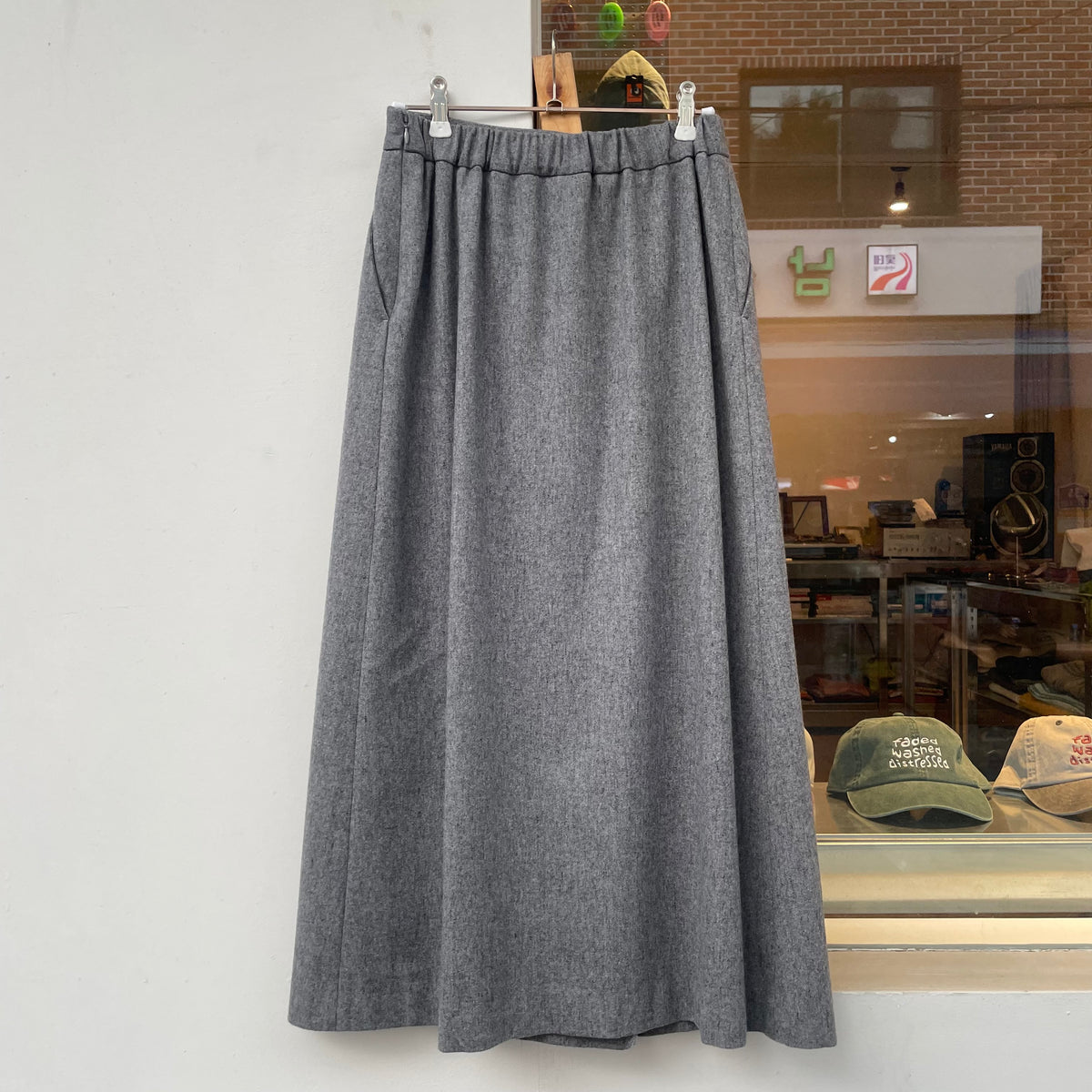Wool Front Tuck Skirt Gray