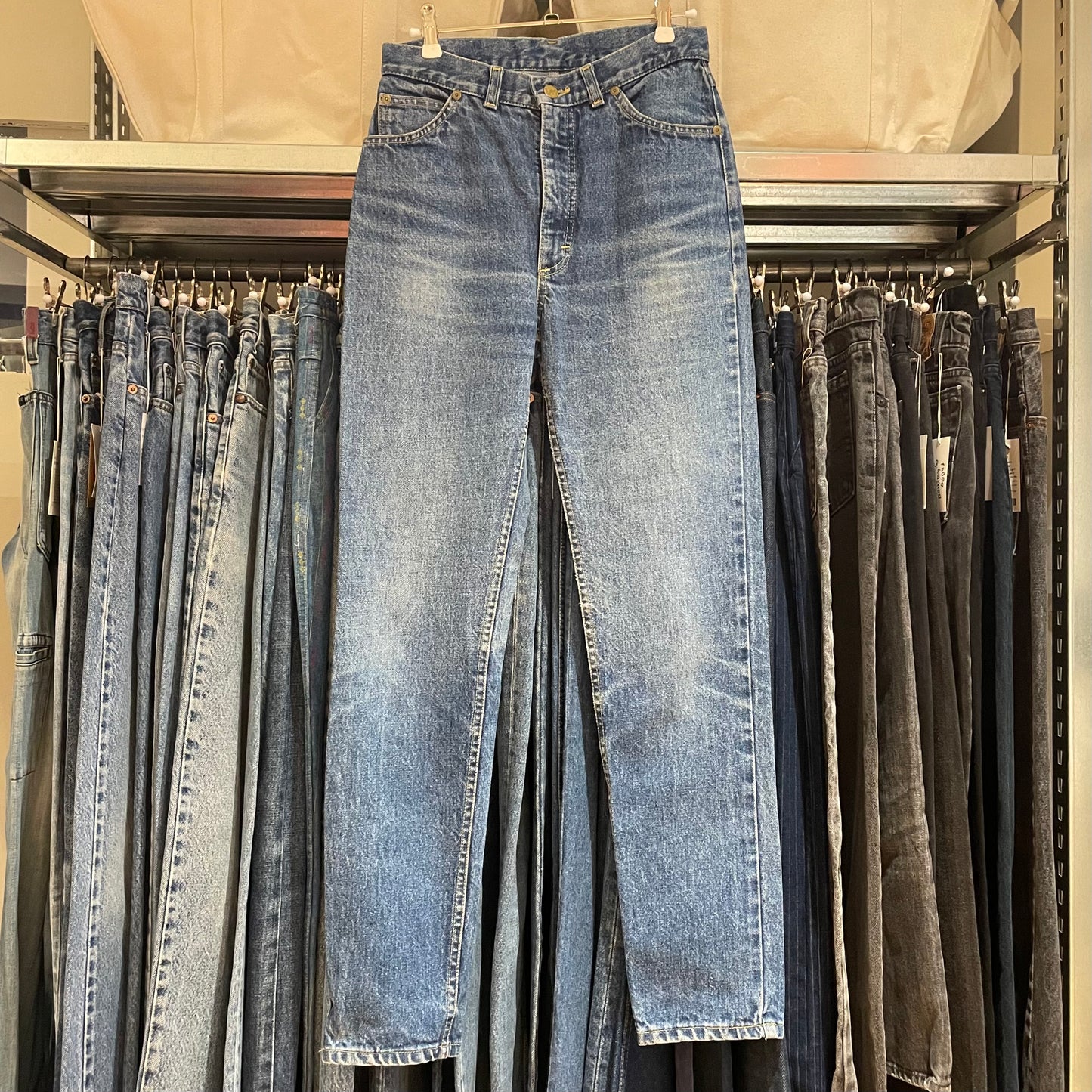 Regular Tapered Jeans Mid Wash Blue Talon Zip