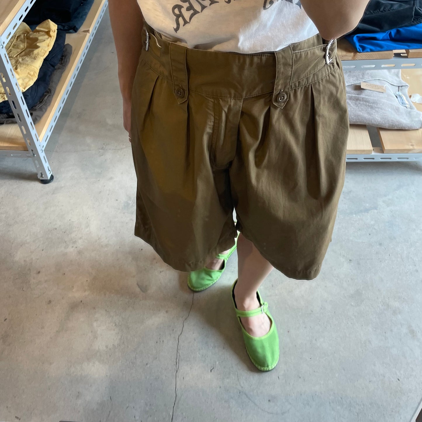 Pleated Cotton Shorts Brown