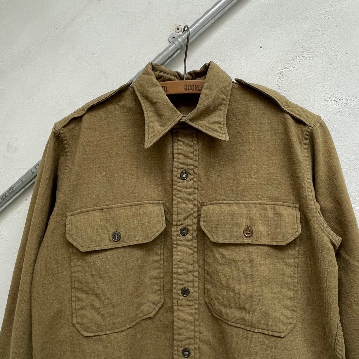 Epaulet Wool Shirt Olive