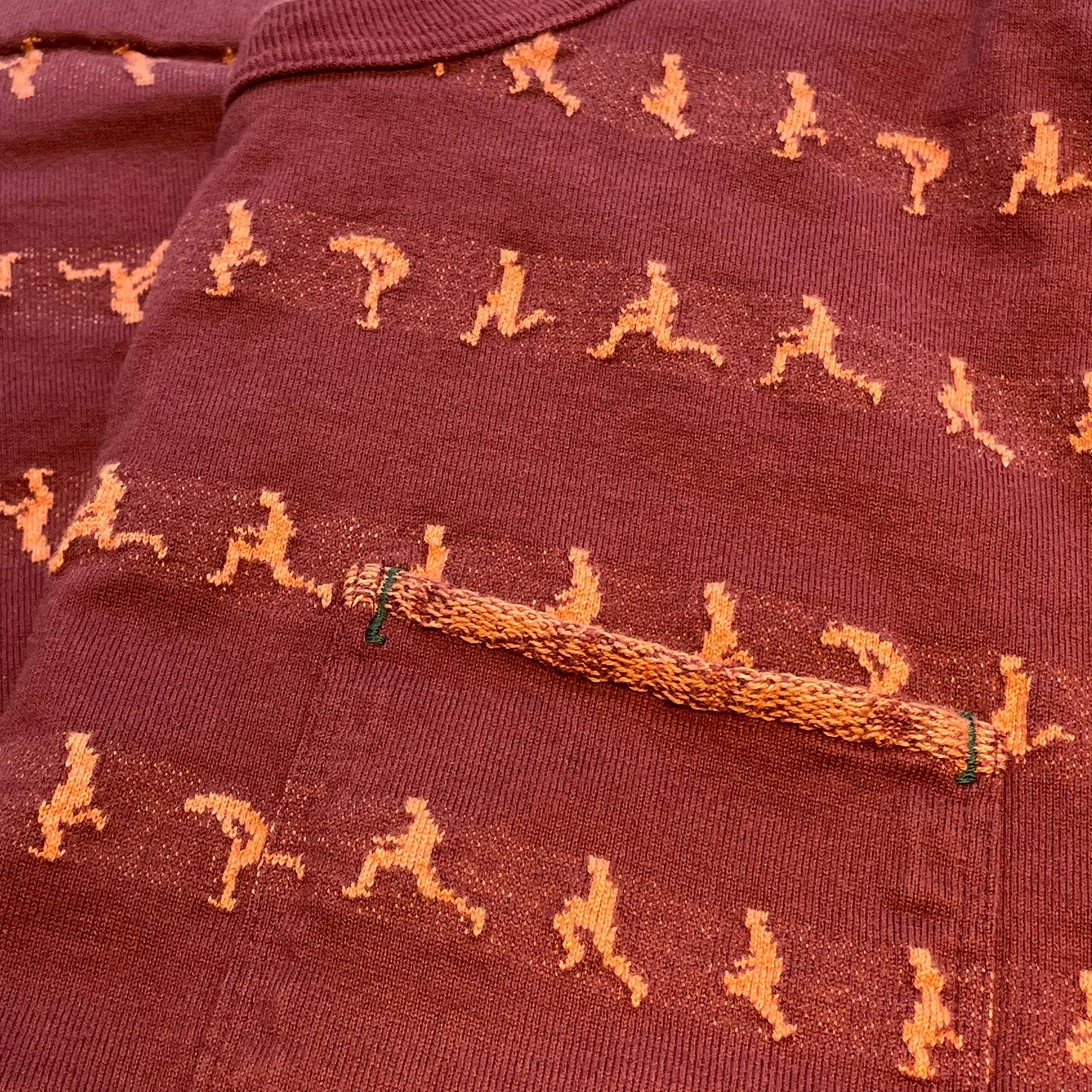 Running Print Pocket T-Shirt Burgundy