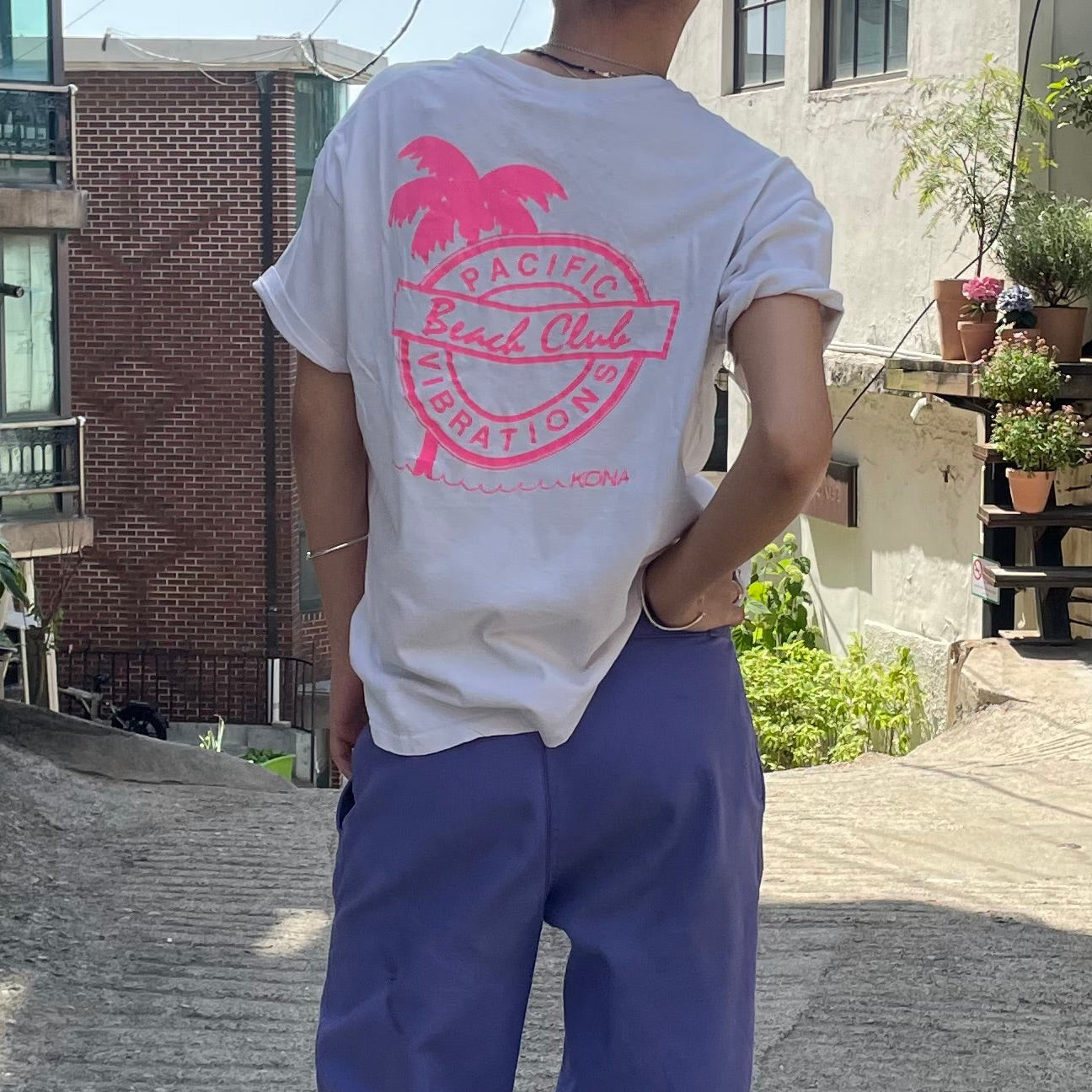 Pacific Beach Club Palm Graphic Tee White