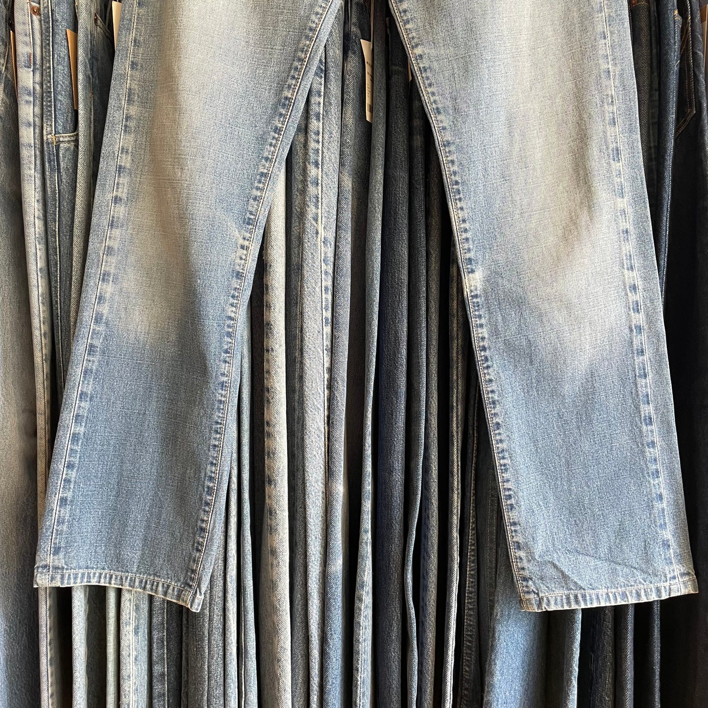 Light Wash RR55 Straight Leg Jeans Blue