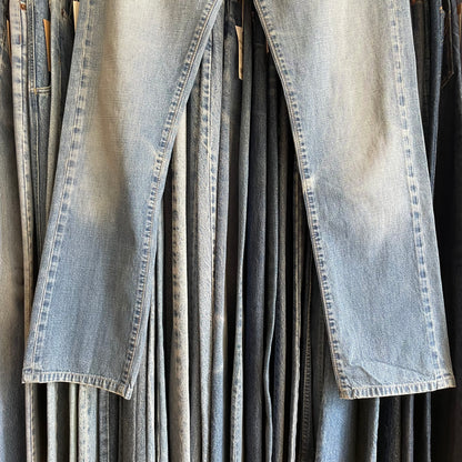 Light Wash RR55 Straight Leg Jeans Blue