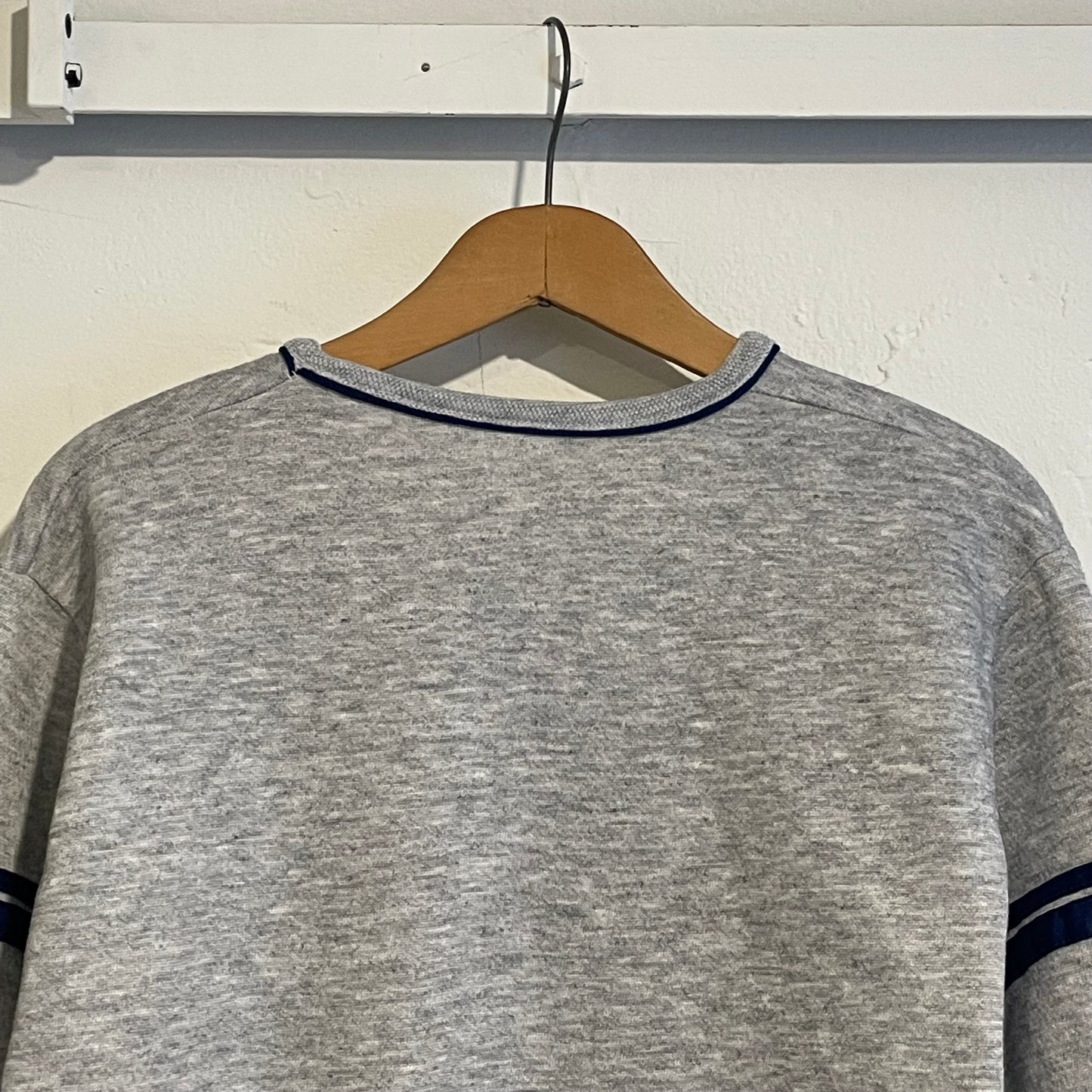 V-neck Sweatshirt Grey