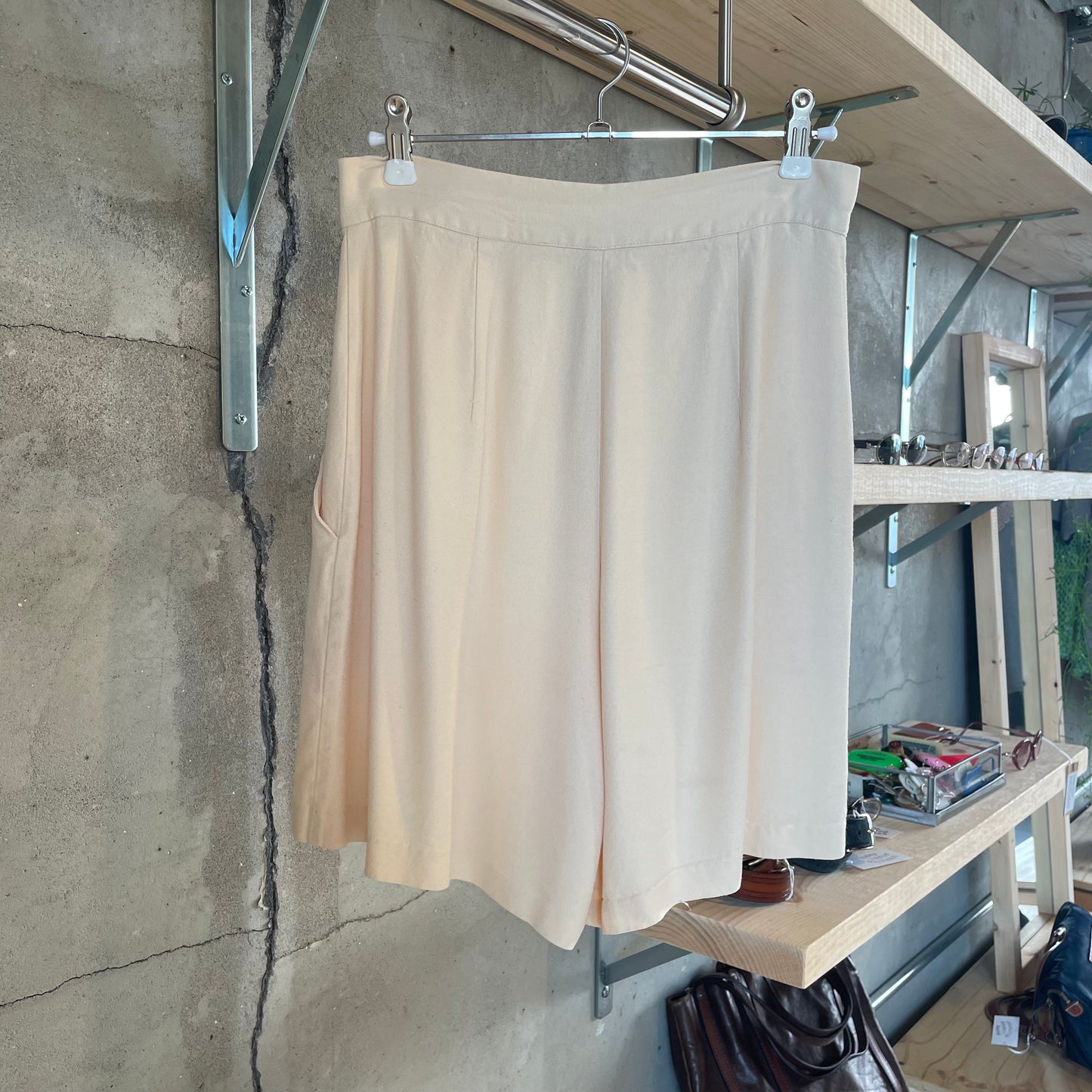 Talon-Zip Rayon Tucked Shorts Ivory